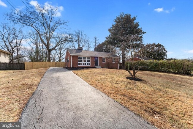 Building Photo - 7407 Kelvin Pl