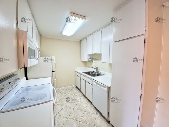 Building Photo - 1 Bed/1Bath in The Grove Gated Carlsbad Co...