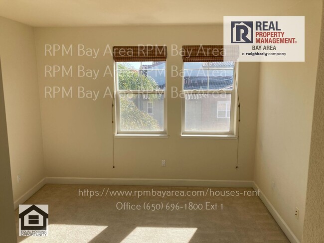 Building Photo - December Rent Special: 2 Bedroom 2.5 Bathr...