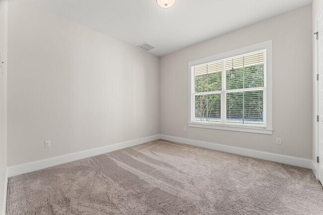 Building Photo - 287 J Hunters Way