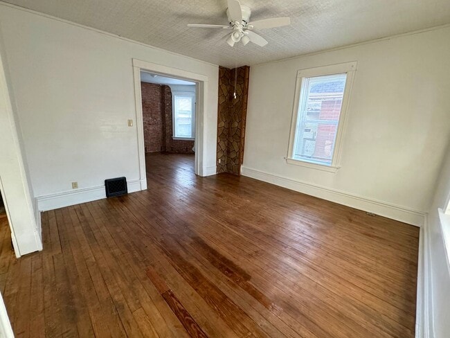 Building Photo - 4 Bedroom / 2 Bath House - Near SEMO's Cam...
