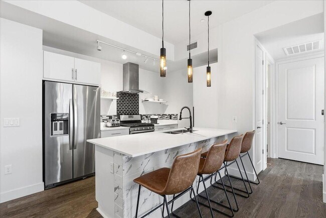 Building Photo - 3131 N Central Ave