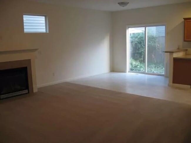 Building Photo - Charming Home in Terrific Central Location