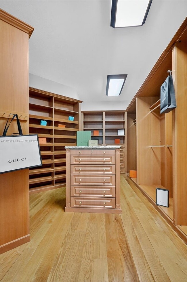 Building Photo - 20155 NE 38th Ct