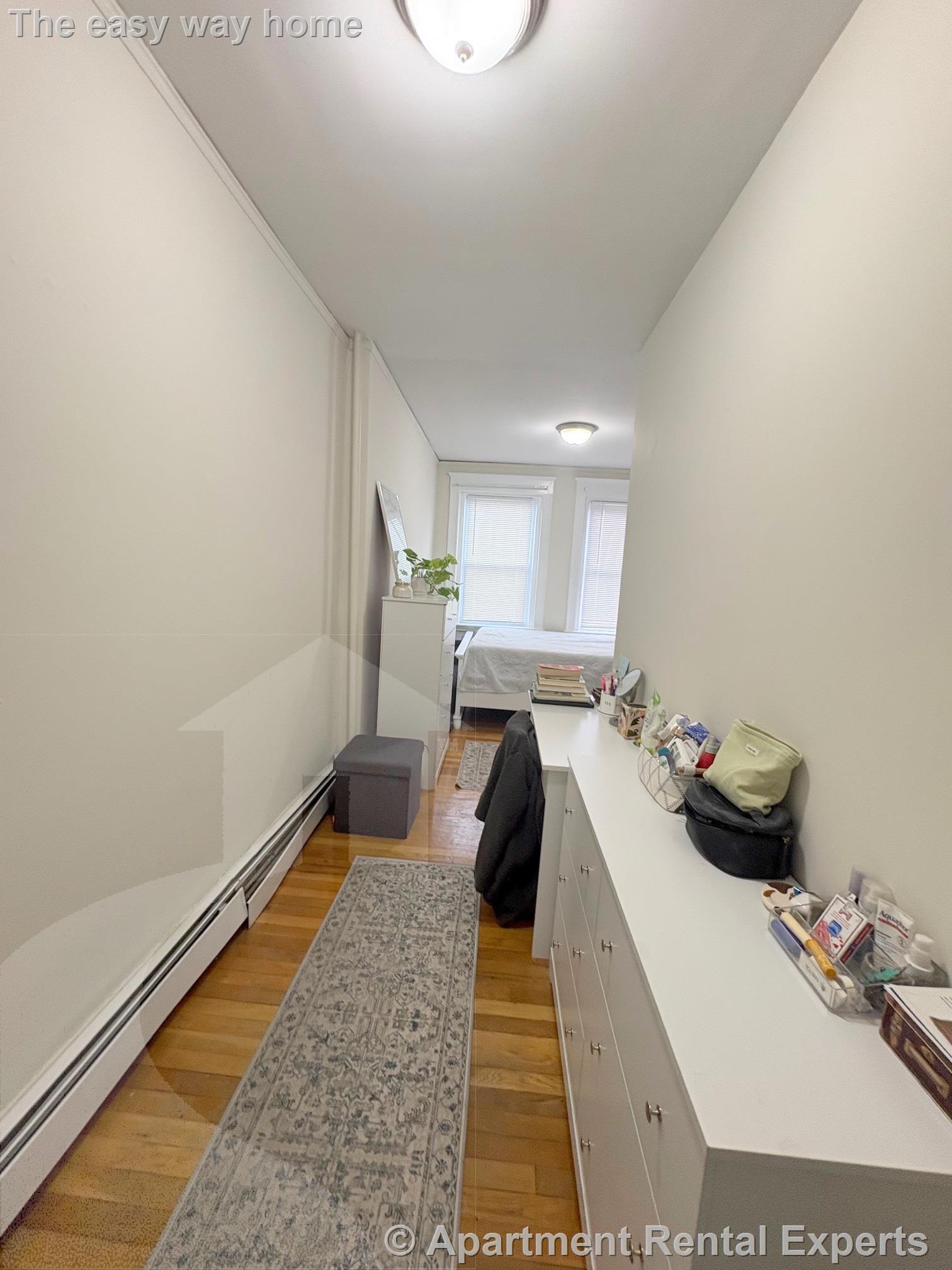 Building Photo - 489 E Broadway