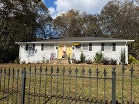 Building Photo - 440 Mead St SE