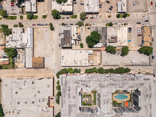Building Photo - 215 N Walton St