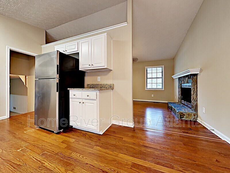 Building Photo - 302 Kings Hill Ct