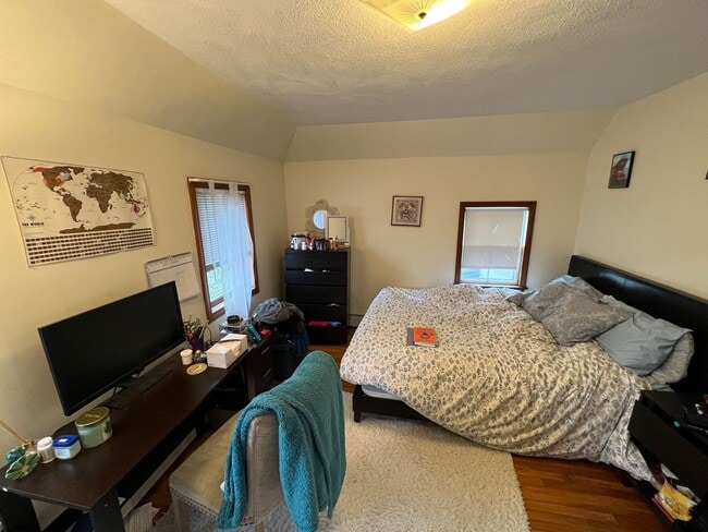 Building Photo - 211-213 Holland Street