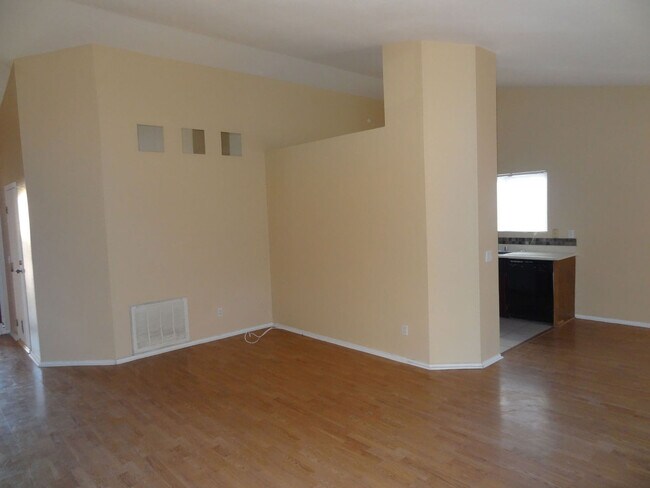 Building Photo - Beautifully Remodeled 3-Bedroom Home with ...