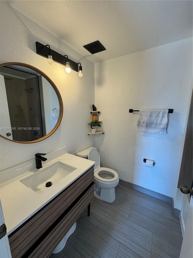Building Photo - 8207 San Carlos Cir