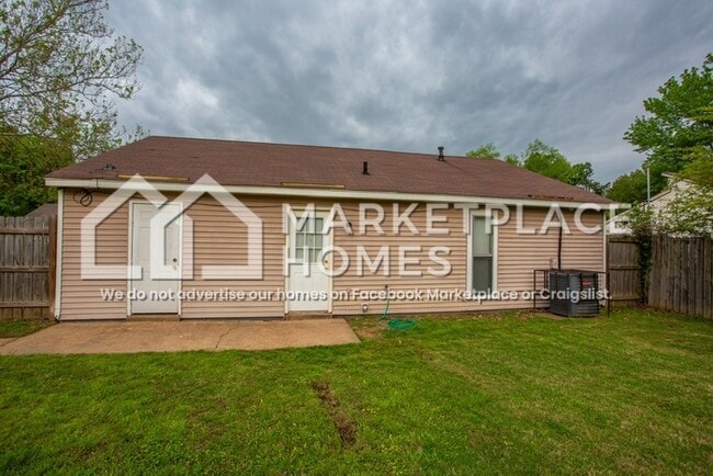 Building Photo - 3668 Barberry St