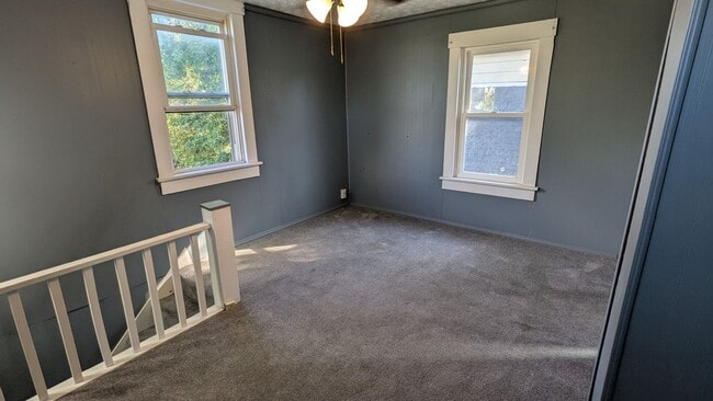 Building Photo - Welcome to this single-family home located...