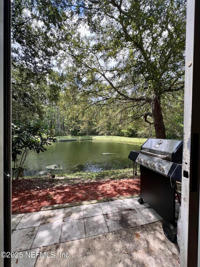 Building Photo - 466 Scrub Jay Dr