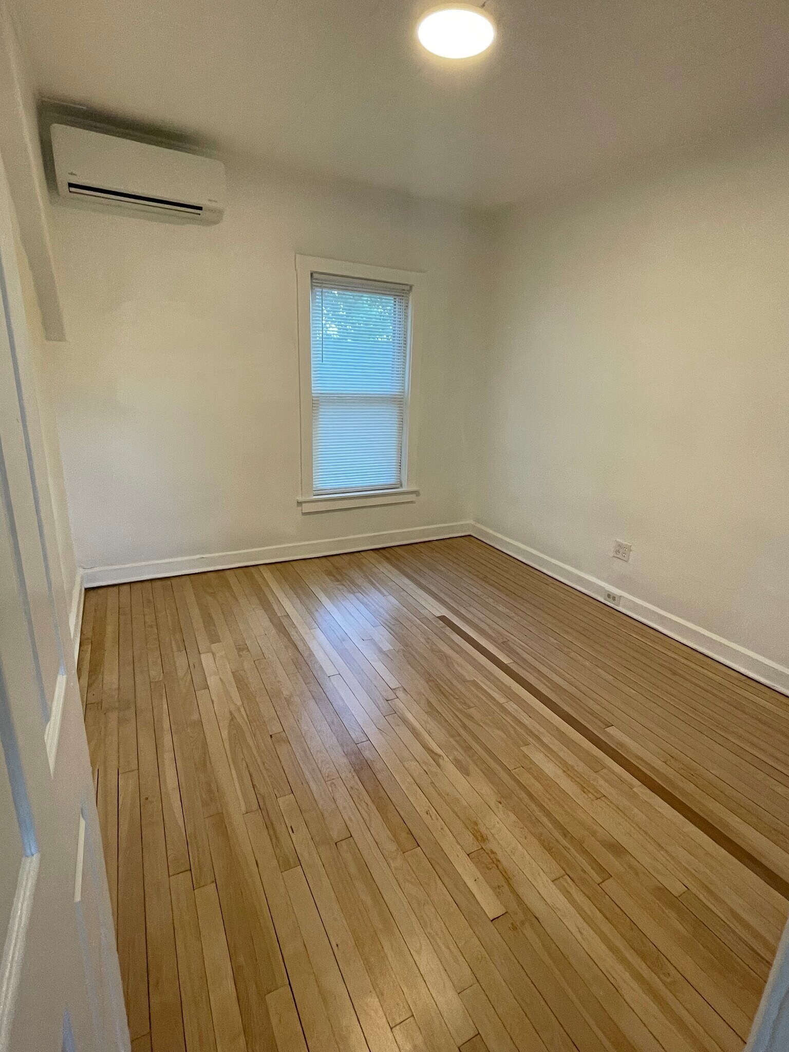 Building Photo - 83 Mayfield St