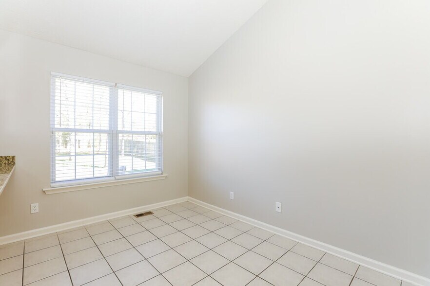 Building Photo - 420 Wildwood Dr