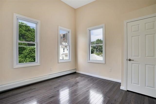 Building Photo - 126 75th St