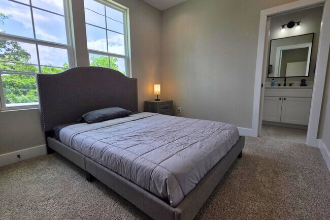 Building Photo - 8326 Curry Rd