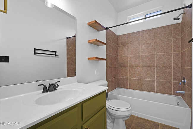 Building Photo - 14696 Jesus Almeida