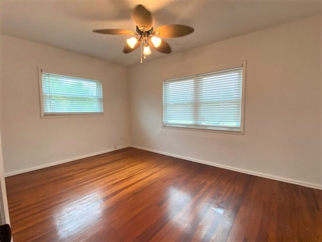 Building Photo - Beautiful Beachside 2 Bedroom Home!