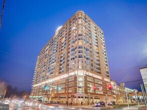 Building Photo - AMAZING LOCATION! This stunning 1bedroom/1bath