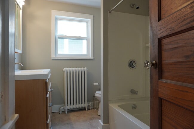 Building Photo - 58 Summit Ave