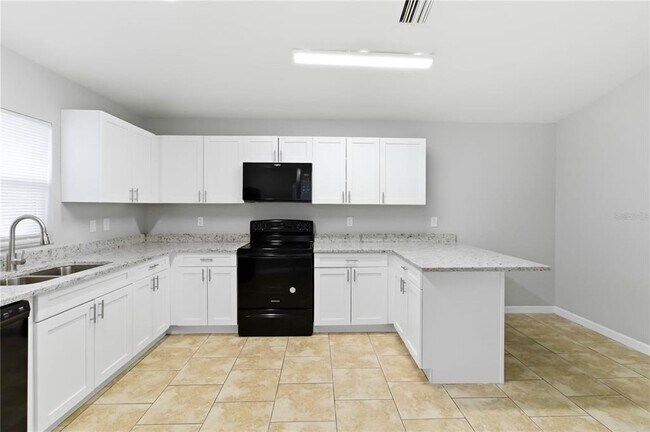 Building Photo - 6336 Florida Cir W