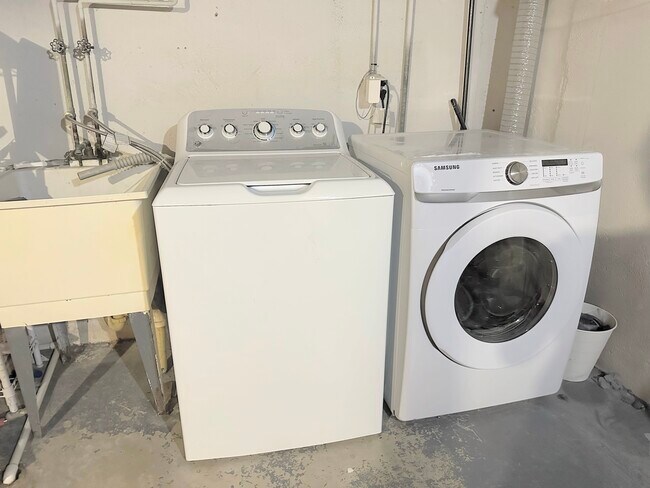 Washer and Dryer - 3045 Moon Lake Dr