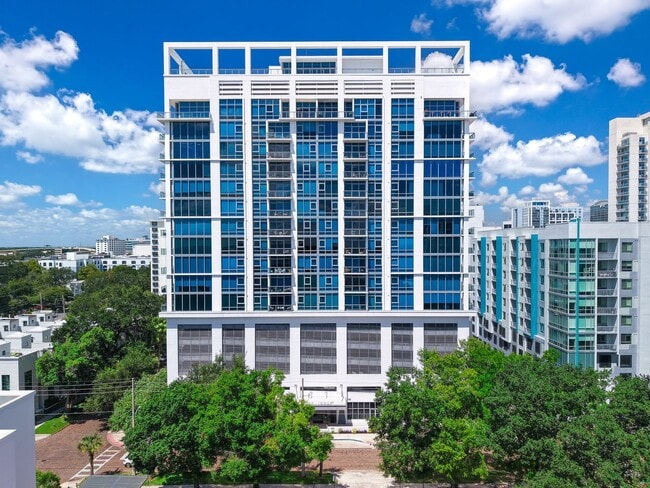 Building Photo - 260 S Osceola Ave