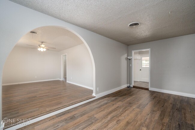 Building Photo - 3749 N 10th St