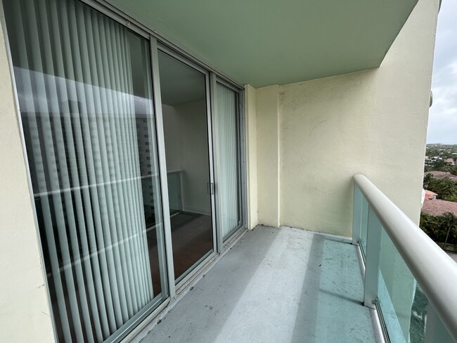 Building Photo - 19390 Collins Ave