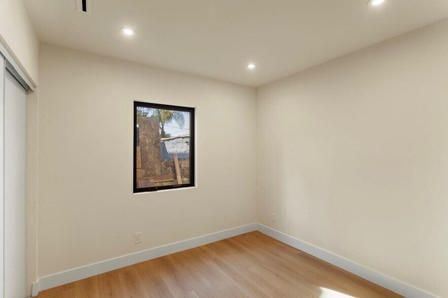 Building Photo - 1605 S Curson Ave