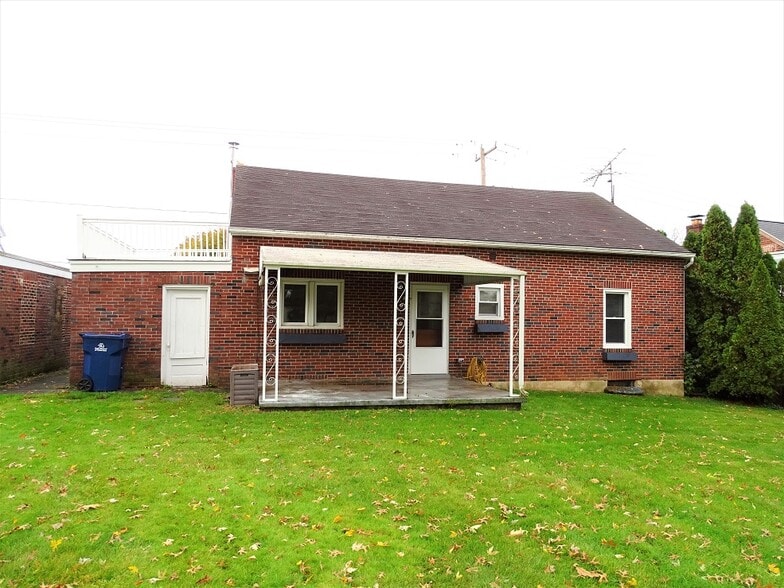 Building Photo - 160 Mechanic St