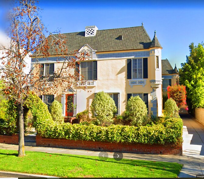 Primary Photo - 1016 Masselin Ave