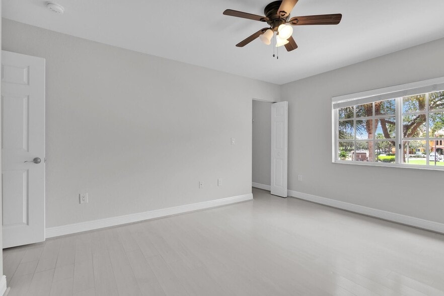 Building Photo - 6599 Old Farm Trl