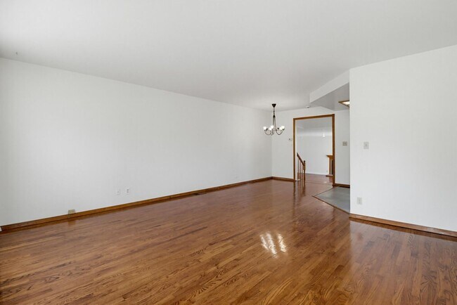 Building Photo - Beautifully Maintained Home in La Mesa — 3 Bed / 2 Bath | 1,600 Sq Ft