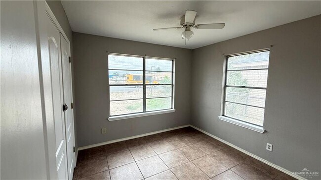 Building Photo - 12 E Schunior St