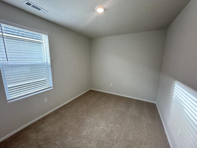 Building Photo - Brand new Kennewick home for lease!