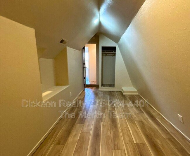 Building Photo - 5353 Desert Peach Dr