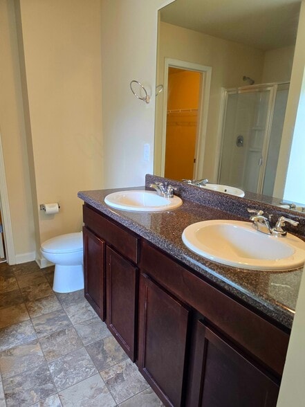 Building Photo - 245 Silver Willow Walk