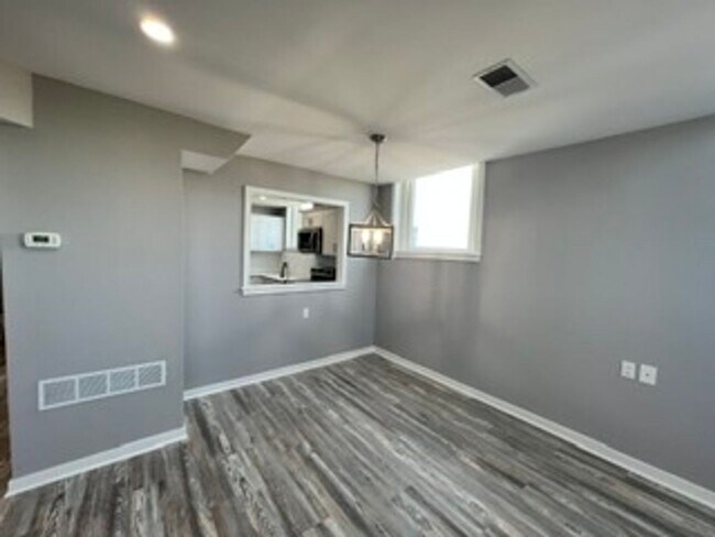 Building Photo - Beautifully Renovated 2 Bedroom in Emmaus!