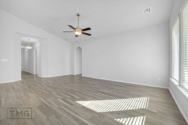 Building Photo - Naples: Your Stylish Haven in Owasso