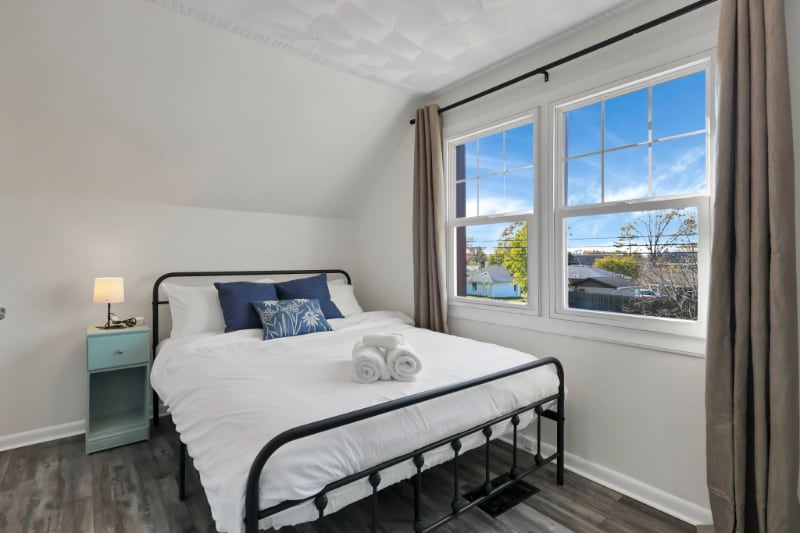 Building Photo - 3333 Dresden St