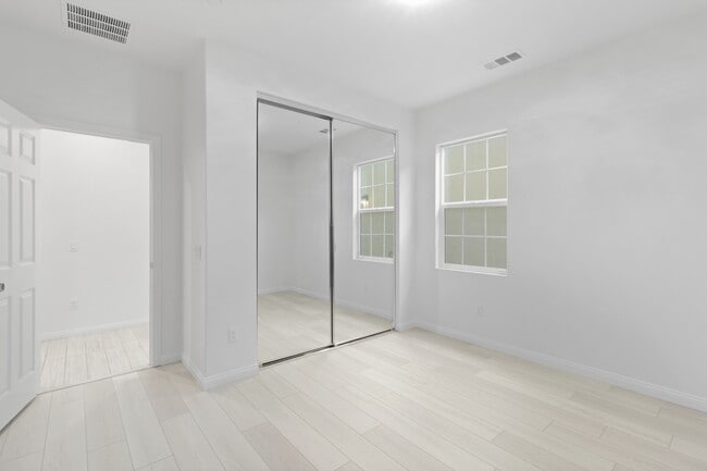 Building Photo - 3511 Pear Ct