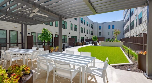 Building Photo - 6311 S 1st St