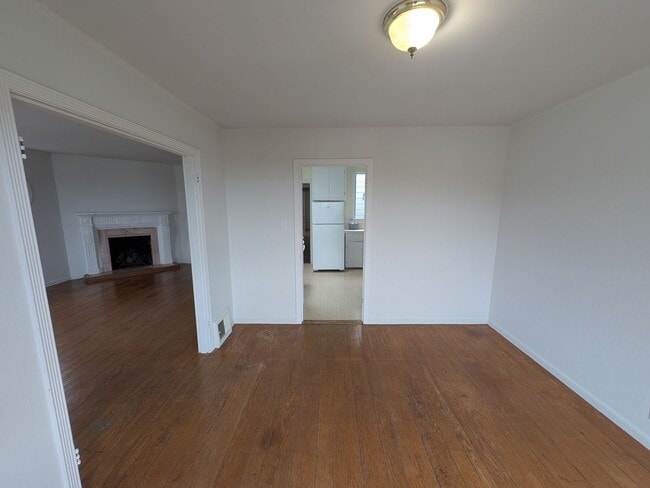 Building Photo - 702 43rd Ave