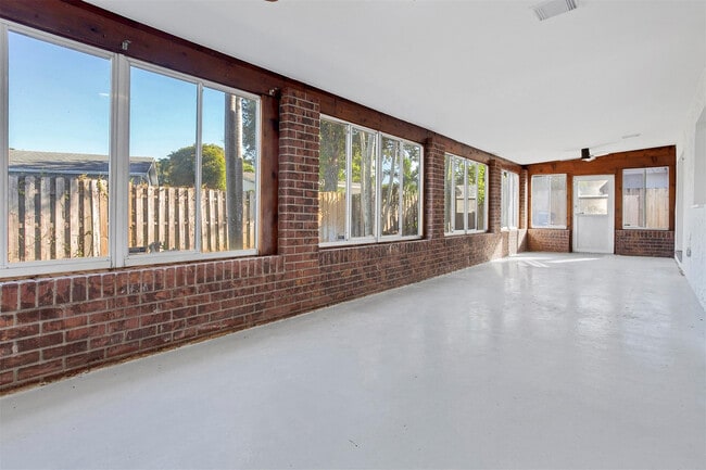 Building Photo - 7841 NW 46th St