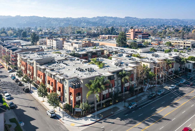 Primary Photo - Emerson Valley Village