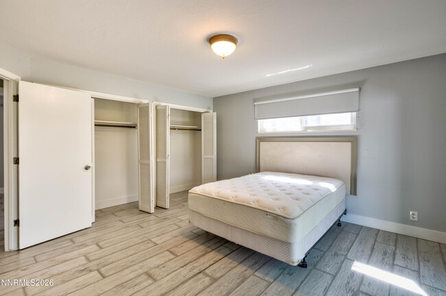 Building Photo - 12310 S Hills Dr