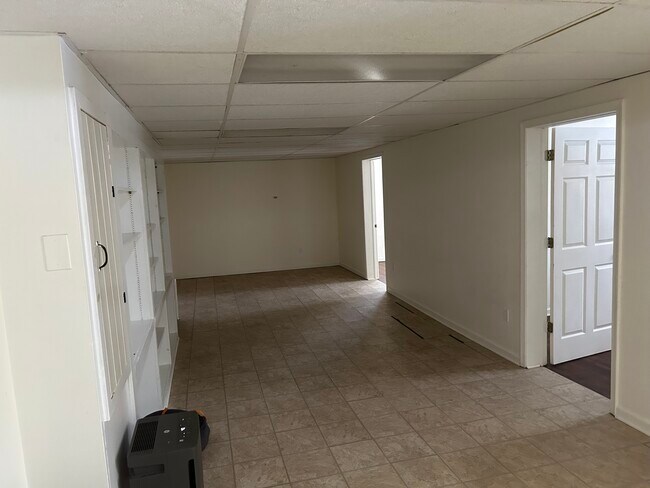 Building Photo - 109 Brylin Dr